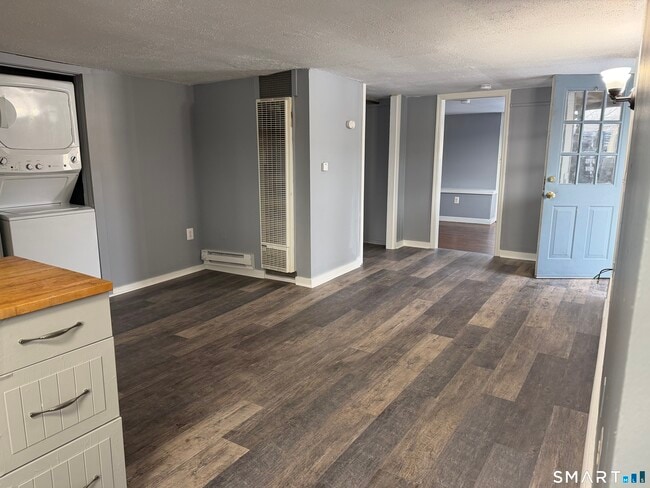 Building Photo - 144 Wetmore Ave