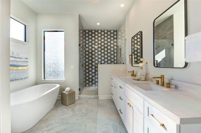 Building Photo - 820 Wakefield Dr