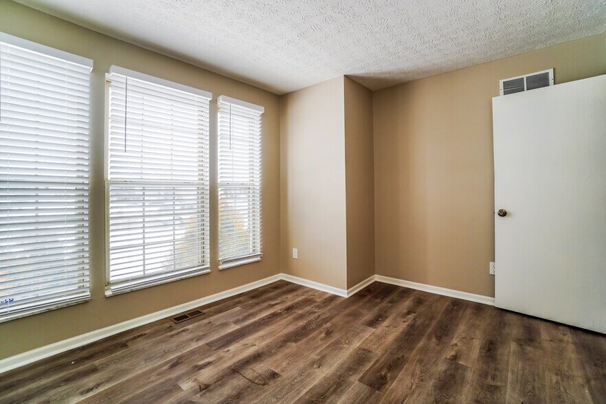 Building Photo - 3420 Quinlan Blvd