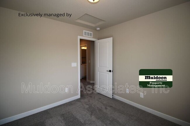 Building Photo - 10466 Luneth Dr