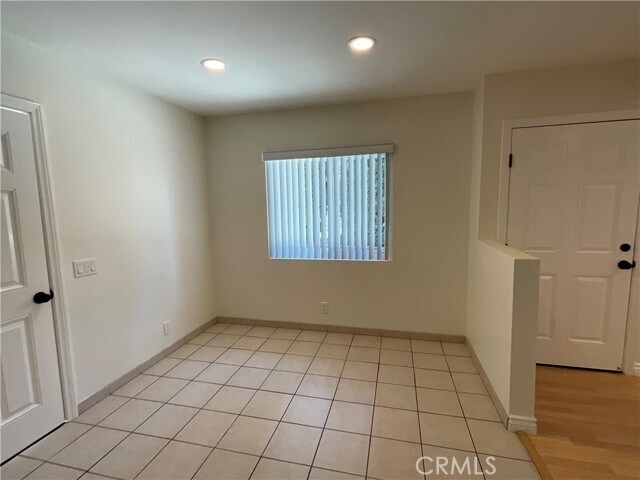 Building Photo - 2641 Santa Ana Ave