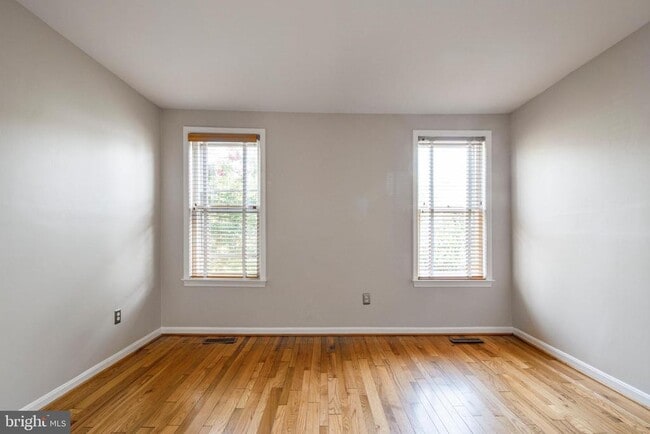 Building Photo - 3254 Q St NW