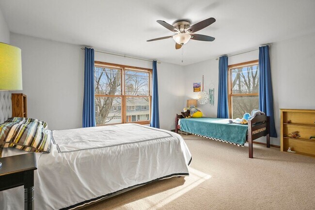 Building Photo - 310 Yosemite Trail