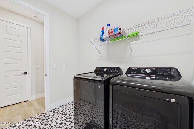 Building Photo - 3323 Toliman Pl