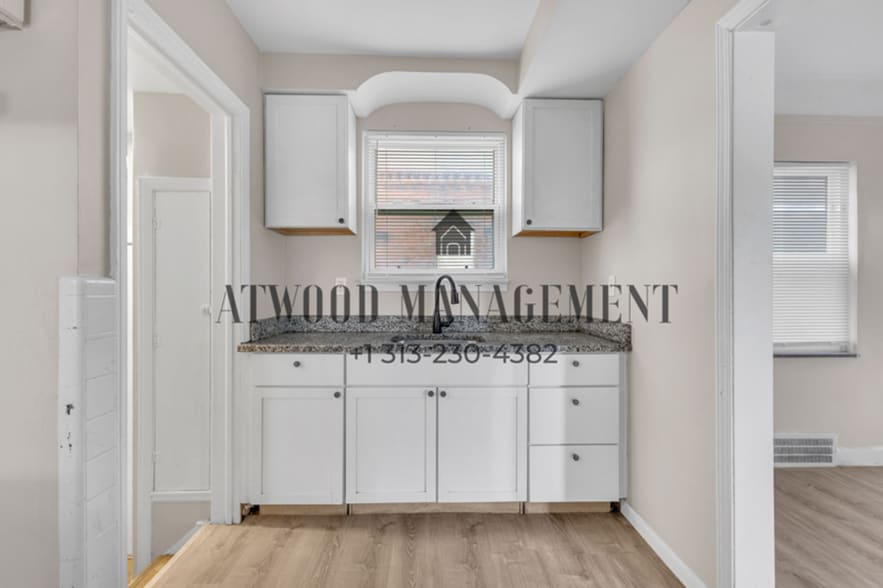 Building Photo - This beautifully updated 3-bedroom, 1-bath single-family home is ready for move-in!