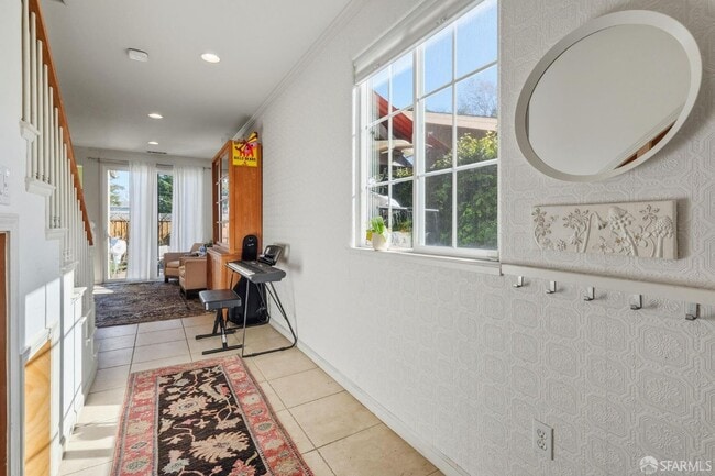 Building Photo - 820 Almar Ave