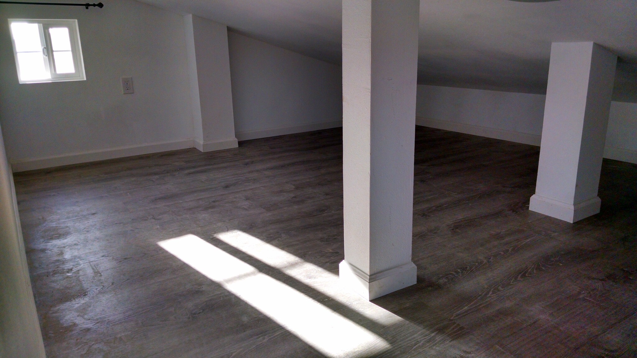 Building Photo - 3083 Mission Village Dr