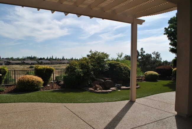Building Photo - Gorgeous Upgraded Sun City Lincoln Hills Home