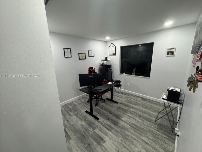 Building Photo - 9712 Hammocks Blvd