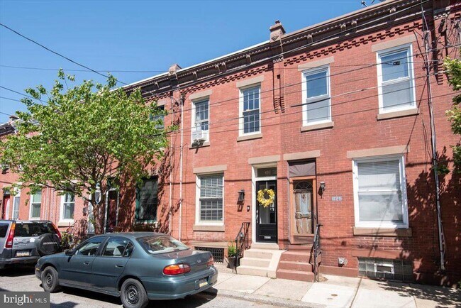 Building Photo - 623 Miller St