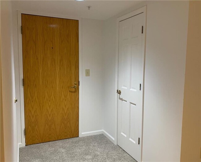 Building Photo - 53 Conanicus Ave