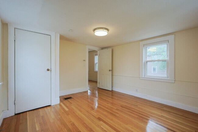 Building Photo - 16 Beacon Pl
