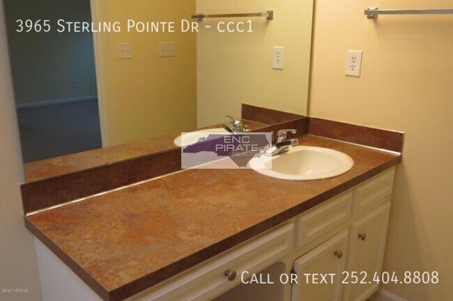 Building Photo - 3965 Sterling Pointe Dr