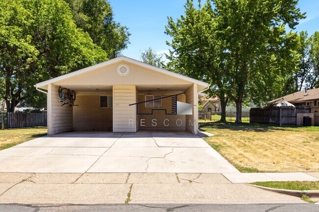 Building Photo - 4850 S Duplex