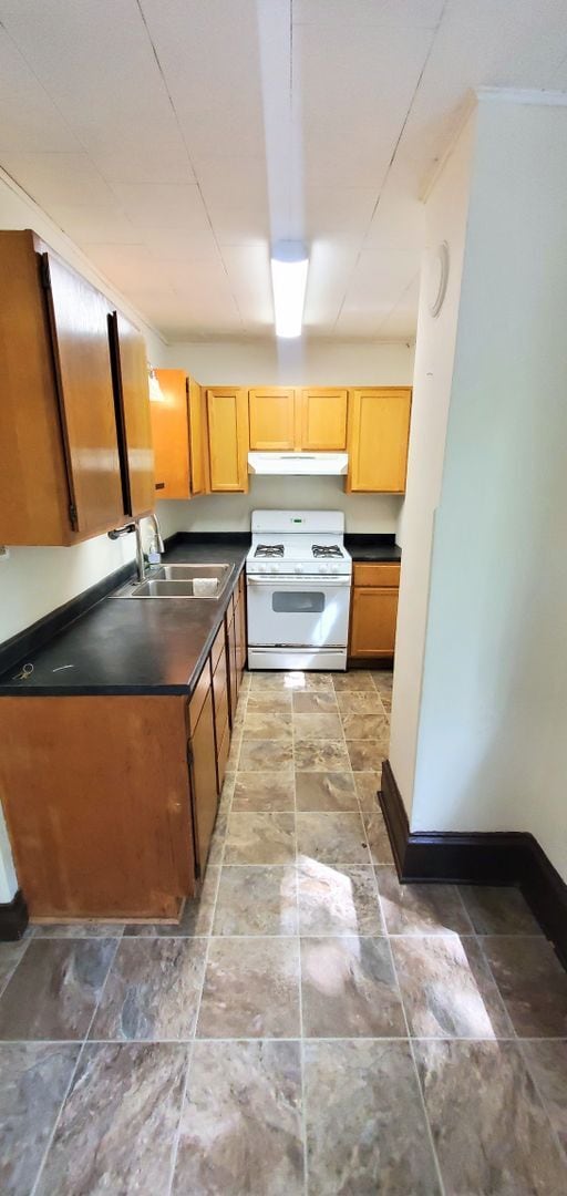 Building Photo - Great 2 Bedroom Unit in Northeast! -- Heat...