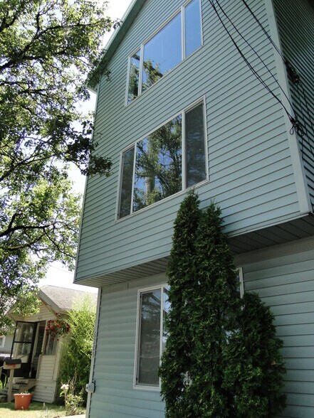 Primary Photo - 6205 SE 92nd Ave