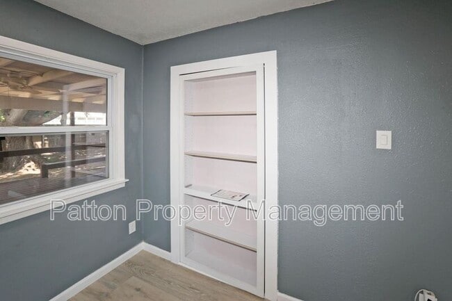 Building Photo - 3304 Janet Dr