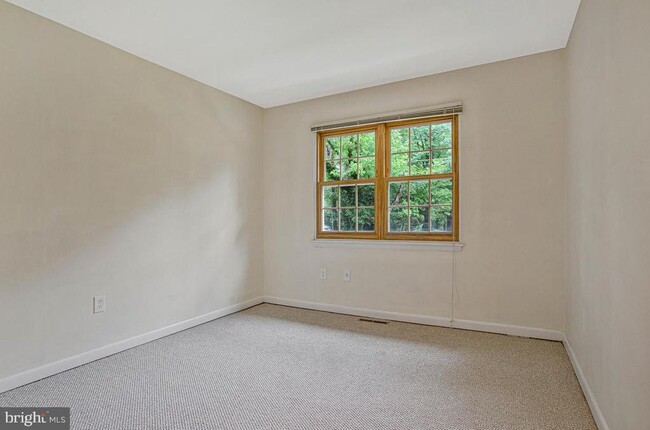 Building Photo - 607 Ridge Dr