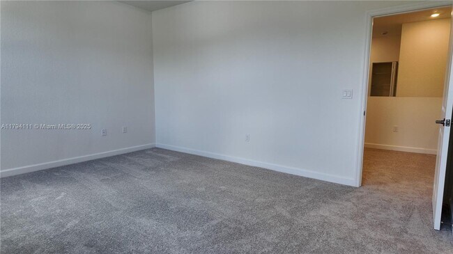 Building Photo - 3016 Park Pl
