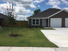 Building Photo - 2706 N Teresa Dr