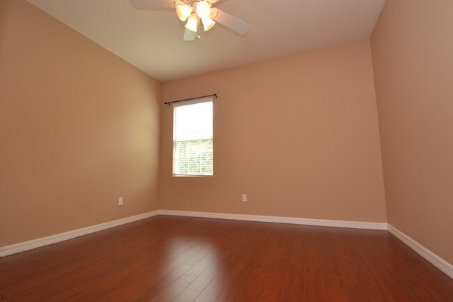 Building Photo - Gorgeous 3/2.5 Townhome in East Orlando ~ ...
