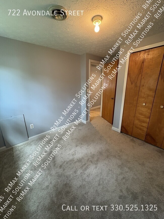Building Photo - 722 Avondale St