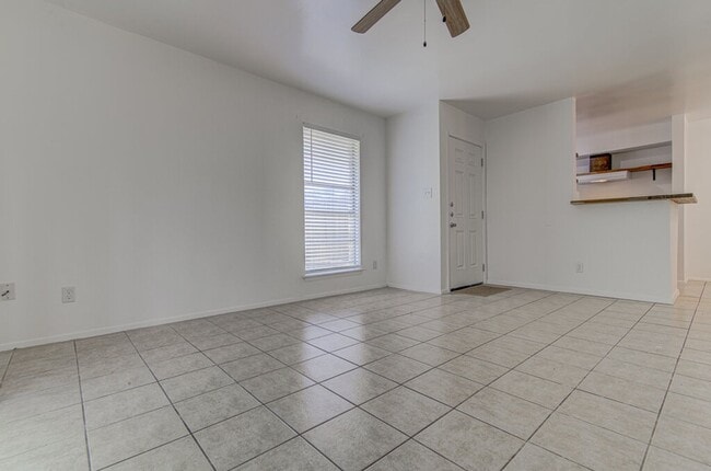 Building Photo - 805 Sirocco Dr