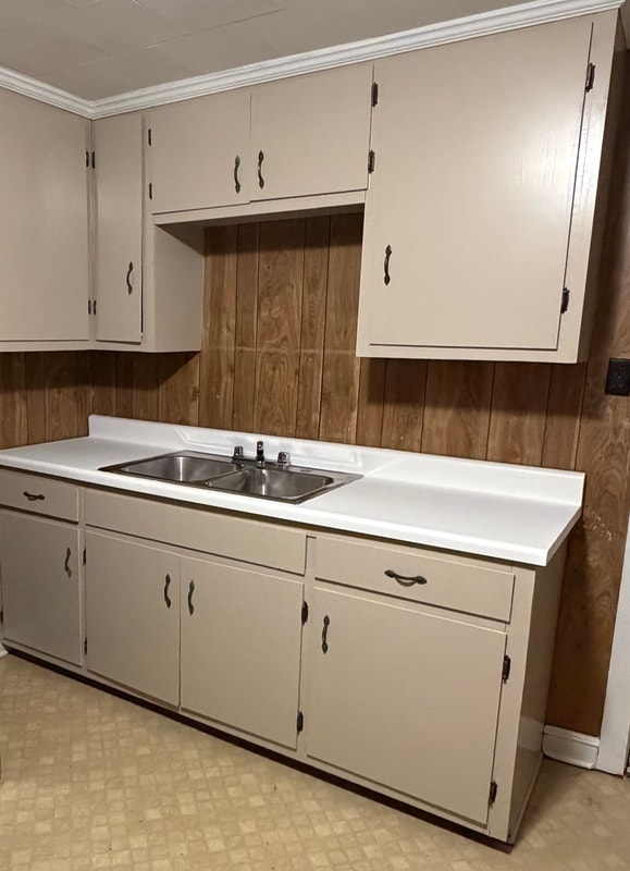 Building Photo - 1470 Hilltop St