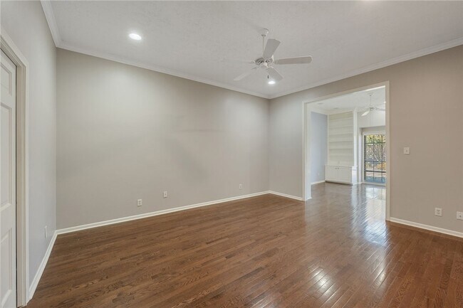 Building Photo - 1205 Brook Hollow Dr