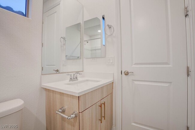 Building Photo - 230 Carmel Sky St