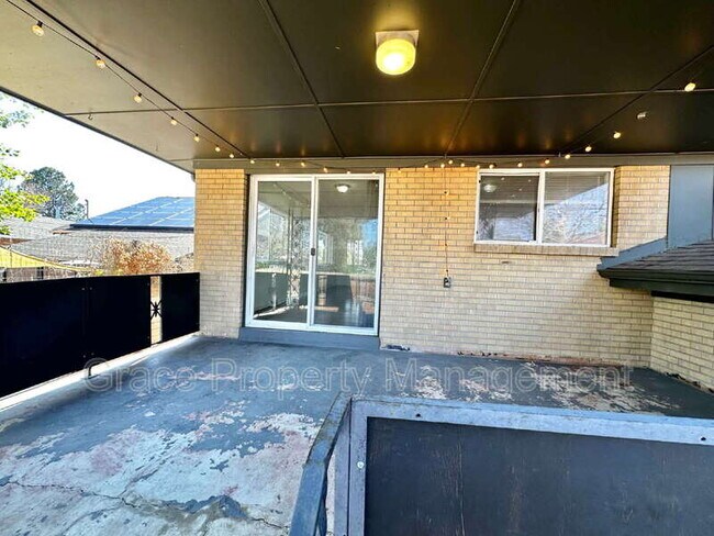 Building Photo - 1570 Tamarac St