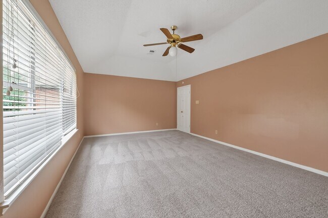 Building Photo - Bear Creek South