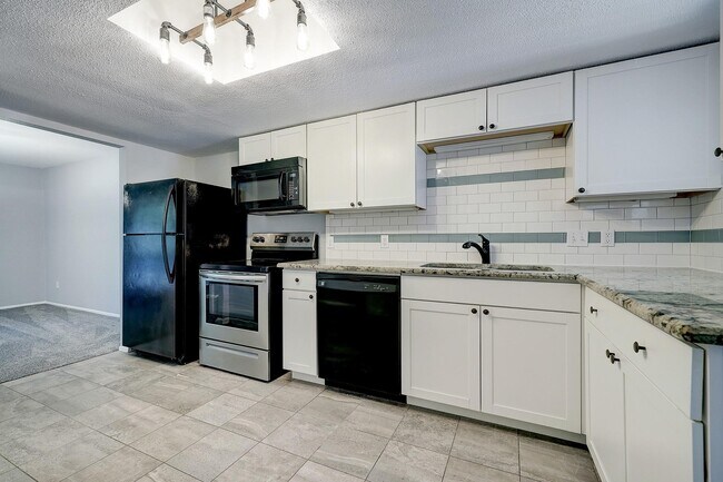 Primary Photo - 5005 Georgi Ln