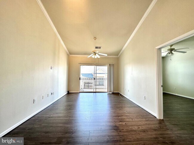Building Photo - 12925 Centre Park Cir