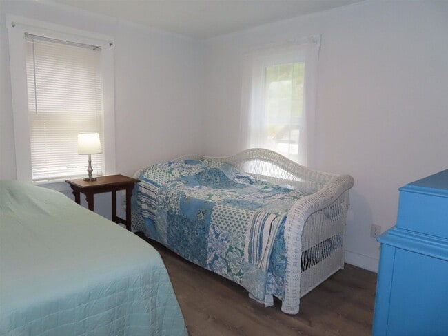 Building Photo - **Winter Rental** Fully Furnished, Beautif...
