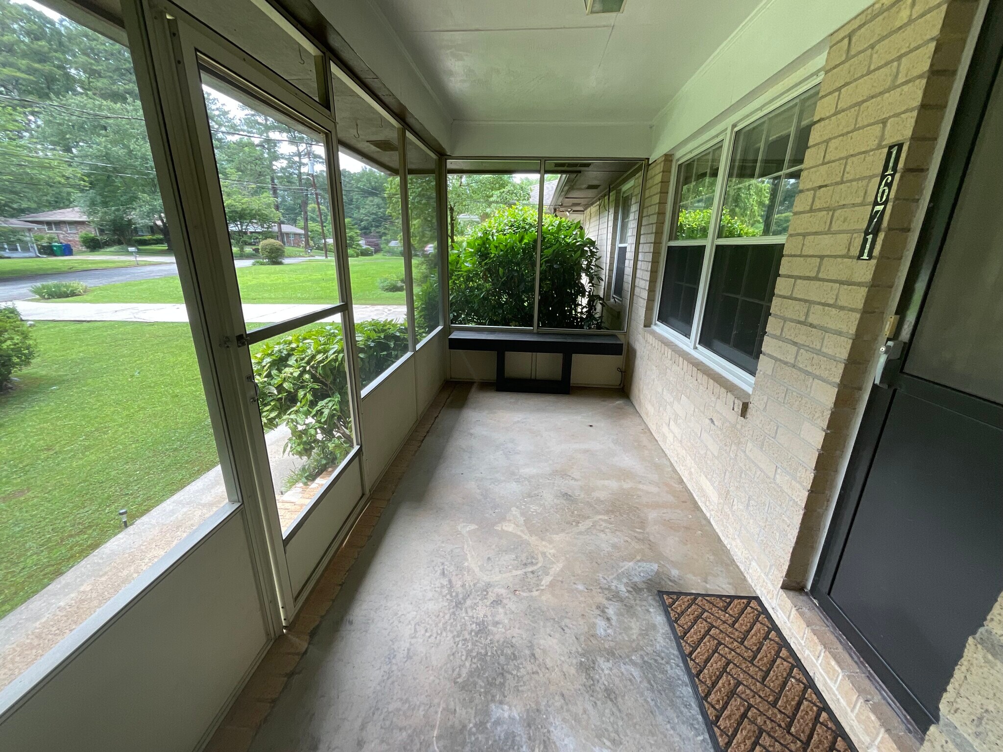 Front porch - 1671 Glenwyck Pl