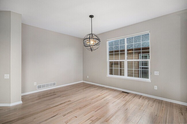 Building Photo - 4 bed/4 bath, Three Story Home Backing to ...