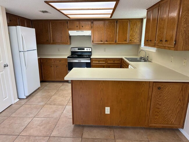 Building Photo - 16305 Forest Way