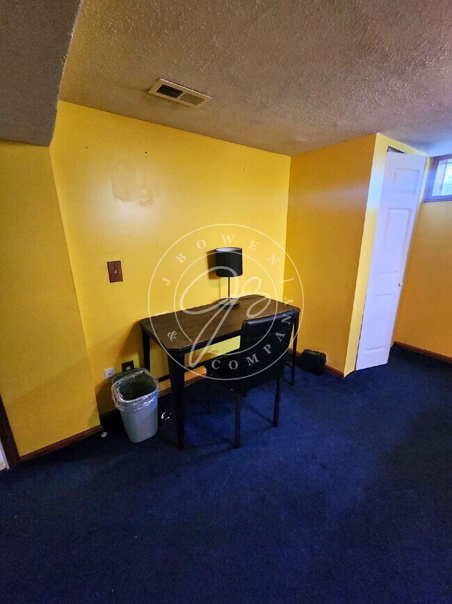 Building Photo - 3 bed 3 bath home for rent near University of Toledo!