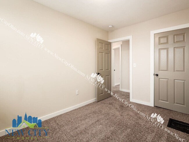Building Photo - 1390-1392 Sullivant Ave, Columbus OH 43223