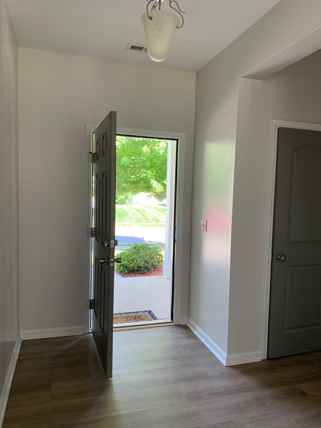 Building Photo - 11114 Pond Valley Ct