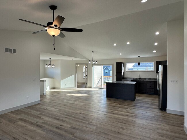 Building Photo - NEW CONSTRUCTION 5 Bed 3 Bath w/ Walk Out Basement Waynesville School District