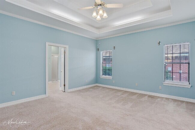 Building Photo - "Elegant 4-Bedroom Home in Bossier City with Granite Countertops & Cozy Fireplace!"