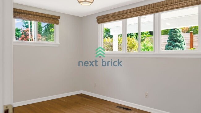 Building Photo - 3 Bed 2 Bath Single-family Home Available for Rent!