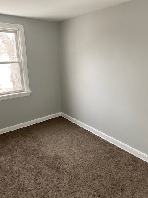 Building Photo - 820 S 114th St