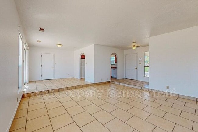 Building Photo - 708 Buckboard Rd SE