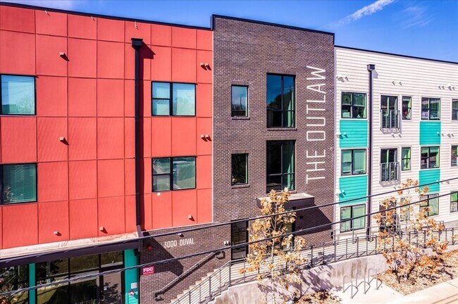 Building Photo - 3000 Duval St