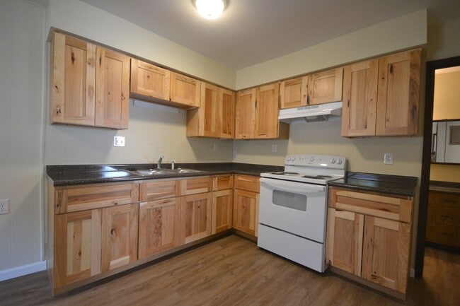 Building Photo - Cross Timbers Apartment