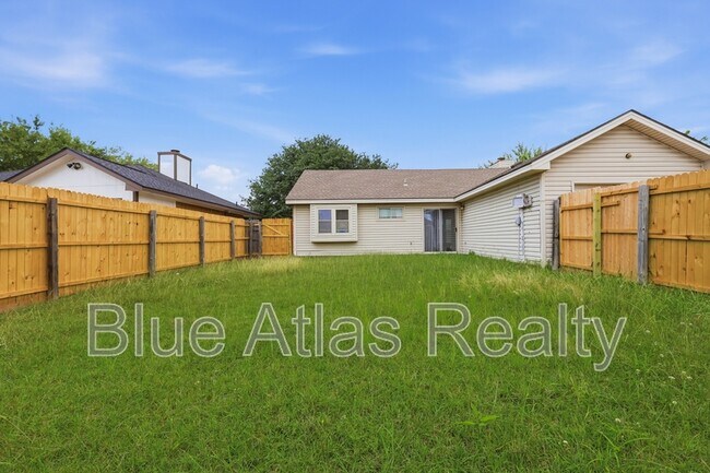 Building Photo - 1612 Hunterwood Dr