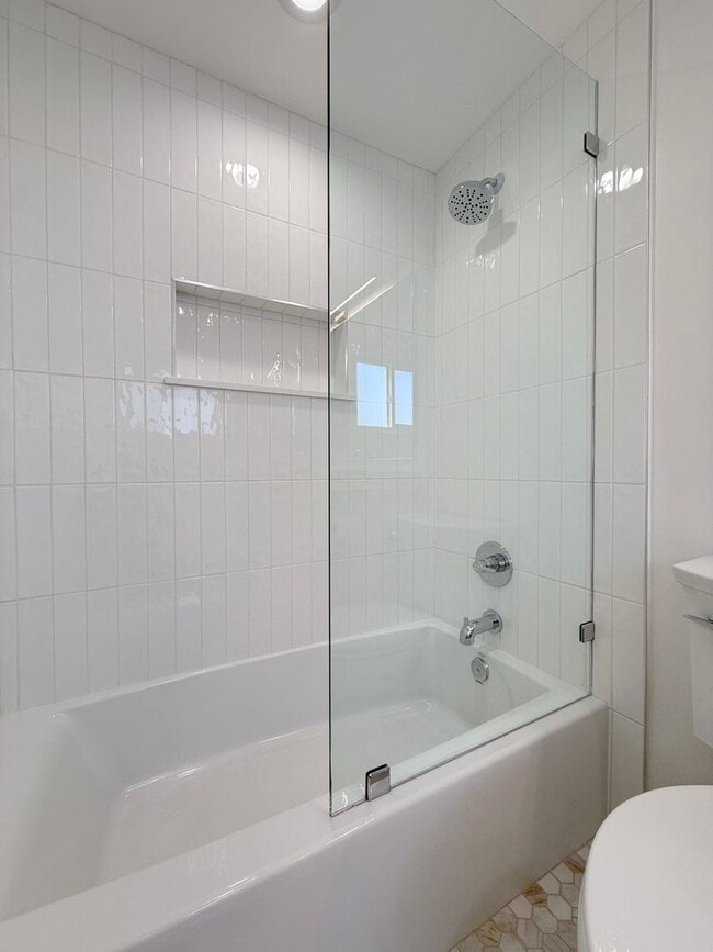 Building Photo - Stunning Remodeled Home in South Huntington Beach – Minutes to the Beach!